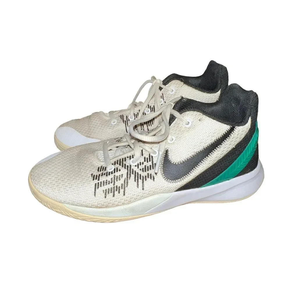Nike Kyrie Flytrap II boys basketball sneakers size 6Y‎